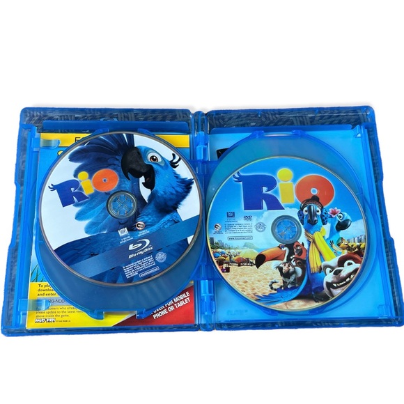 Blu-Ray 3D + Blu-Ray + DVD + Digital Copy Rio 3D, Rated G, 20th Century Fox - Picture 5 of 9
